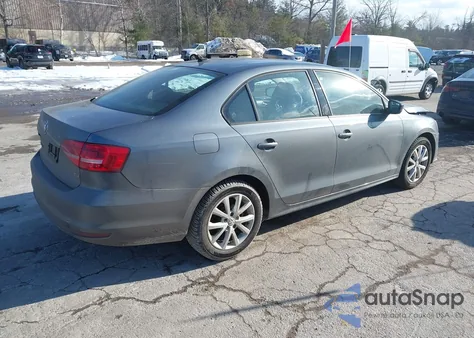 2015 Volkswagen Jetta 1.8T Se z USA, uszkodzony, nr VIN 3VWD07AJ1FM211048